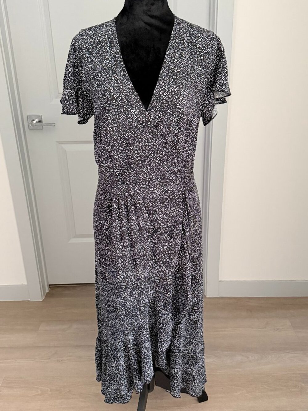 Zesica Wmns Midi Floral Print V-Neck Wrap Dress Sz S Black Farmhouse Boho Ruffle